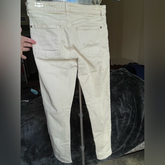 Pilcro and the Letterpress Jeans, eggshell/cream colored denim jeans, size 26 - Picture 3 of 3
